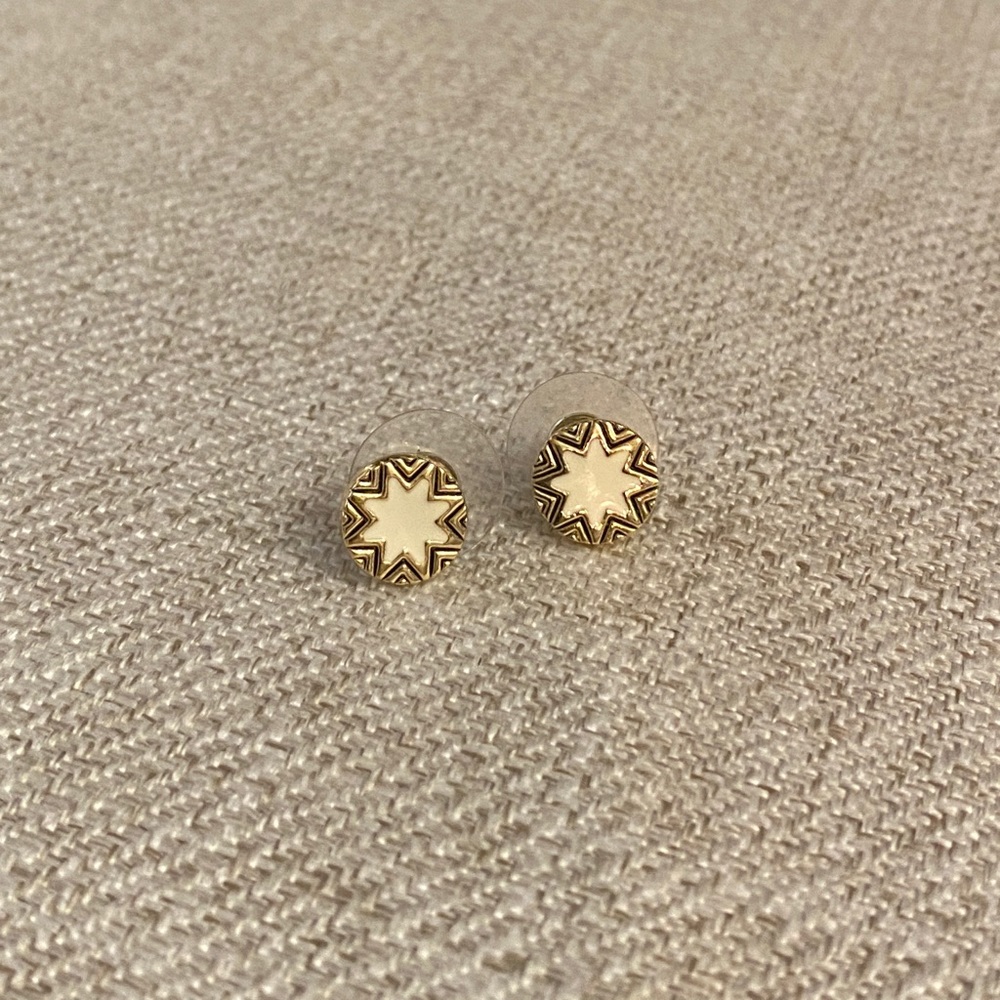 Black/white/gold studs